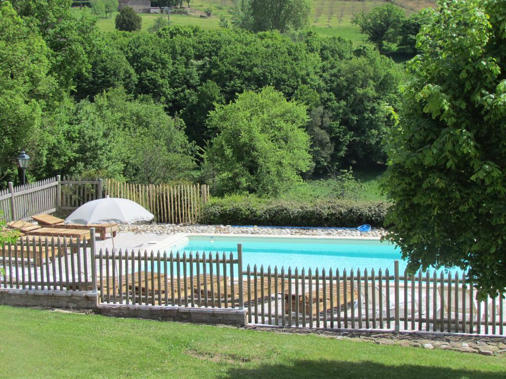 Bed and Breakfast Le Domaine du Cerneau à Nailhac Extérieur photo